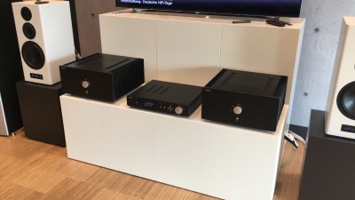 Die nuVero 170 wurden wieder einmal kräftig verstärkt: Je eine nuPower a kam im Monbetrieb pro Lautsprecher zum Einsatz.
