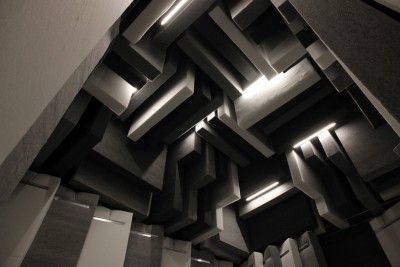 Das optische Wirrwarr sorgt für extrem gute Akustik.