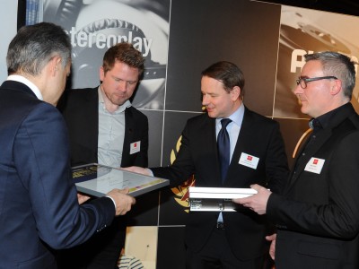 Bei Martin Bühler (rechts) stapeln sich derweil die Awards.