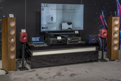 KEF R11