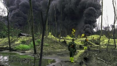 Quelle: https://www.deutschlandfunk.de/nigerias-oel-der-fluch-im-nigerdelta.1773.de.html?dram:article_id=392066