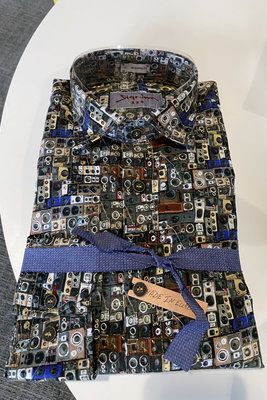 nu45-100120121610-aus.jpg (804.31 KiB) 1452 mal betrachtet Ein Hemd mit Lautsprecher Mosaik