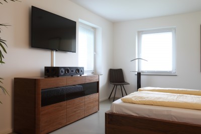 nupro-as-250-schwarz_Schlafzimmer_01.JPG