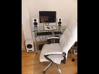 Neuer Arbeitsplatz extra kklein.jpg