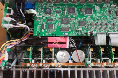 TX-NR818_Auftrenn_Adapter_Innen_s.jpg (507.22 KiB) 4735 mal betrachtet TX-NR818 Auftrenn Adapter Innen